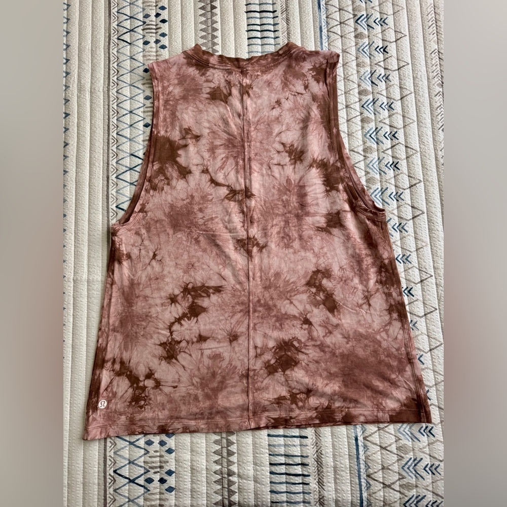 Preloved Lululemon Tank - Picture 5 of 5